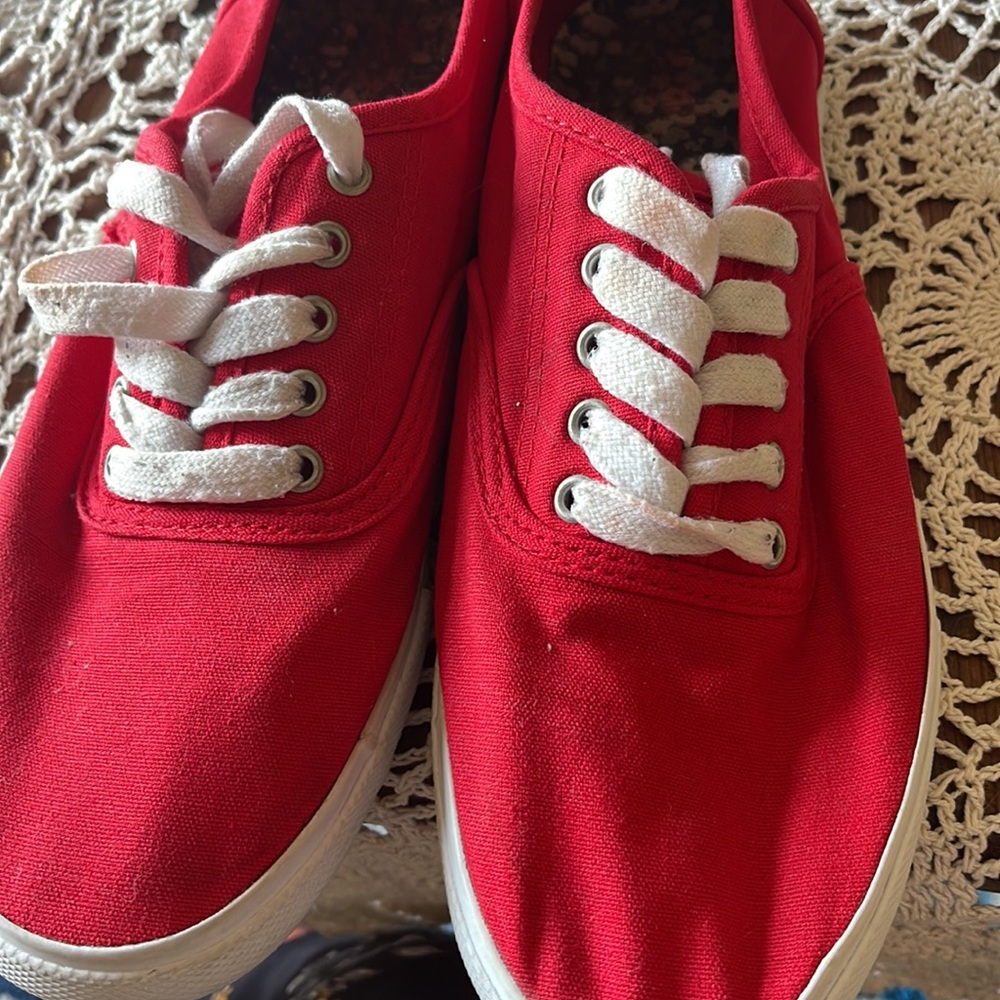 Red canvas shoe - Picture 4 of 4